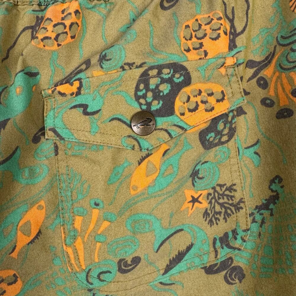 Toad&Co Women's Tan Shorts with Green and Orange Ocean Print - Picture 4 of 8